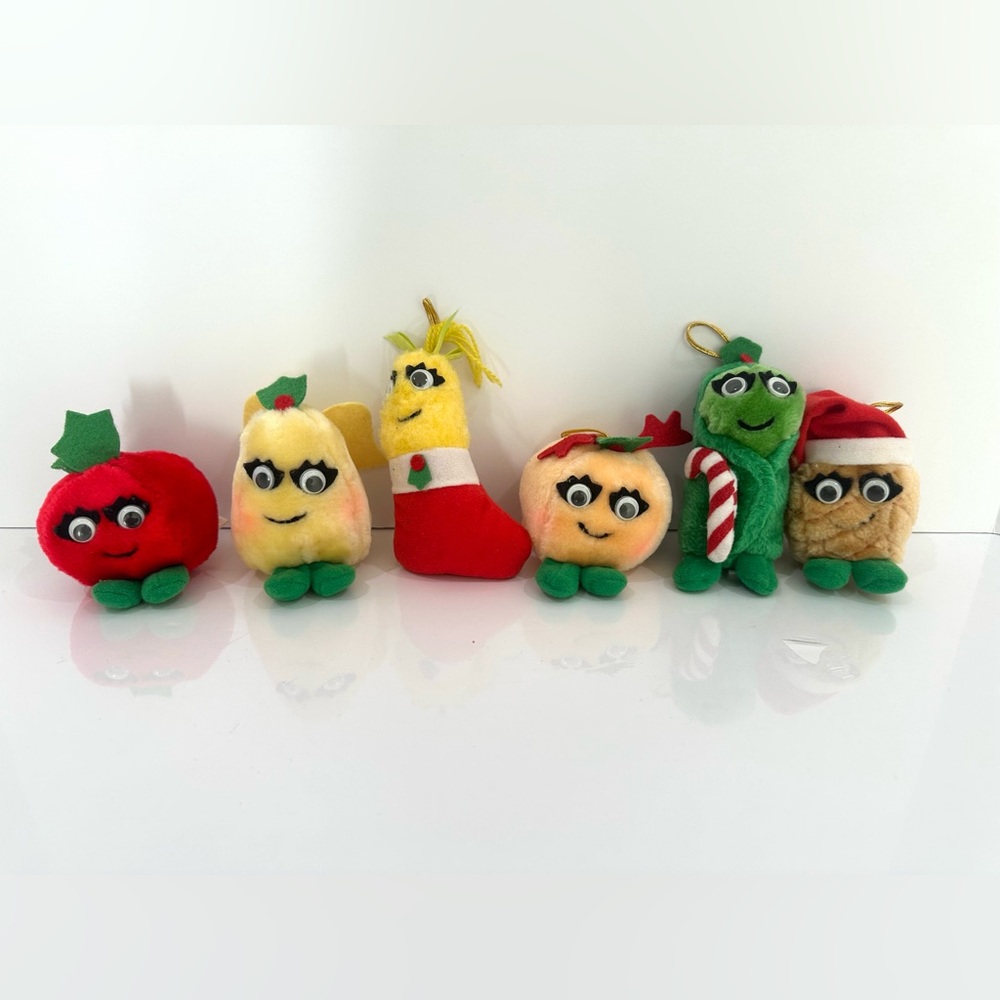 1991 Del Monte Yumkins Vegetable Fruit Plush Christmas Ornaments Set 6 Stuffed